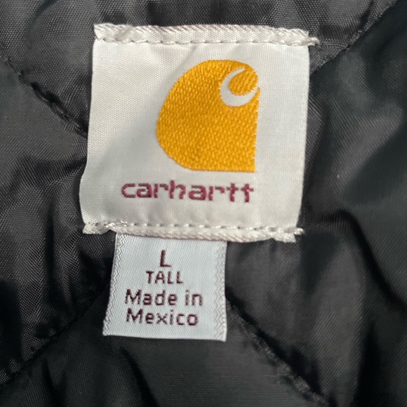 Carhartt Men's Dark Jacket (1st hand)

Preparing for winter ❄️ snow ❄️ is coming - Picture 4 of 9